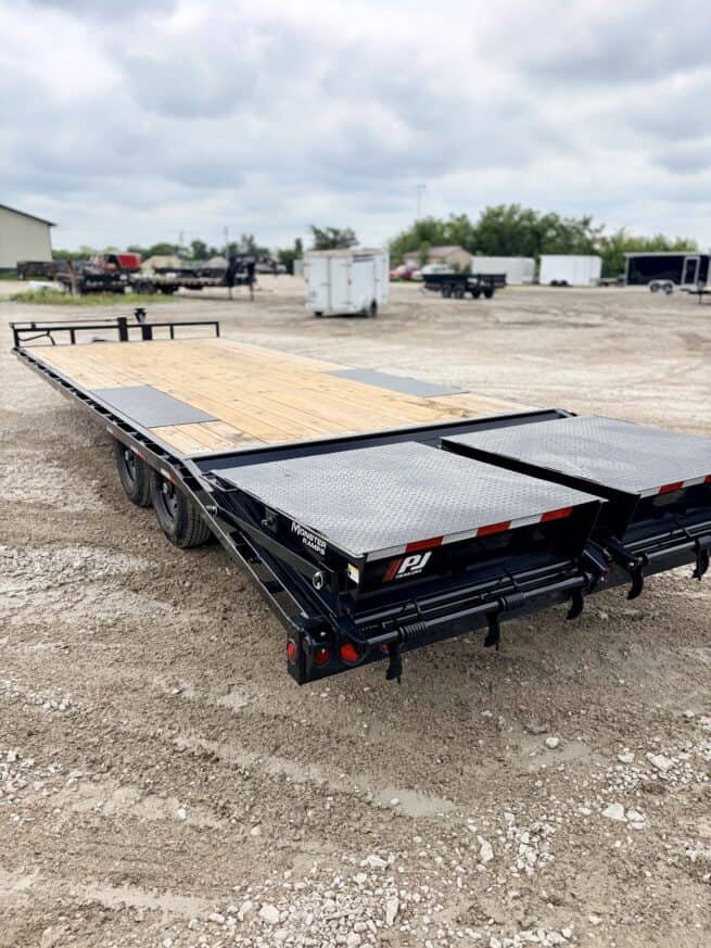 2027 PJ Trailers F8242 - Image 10