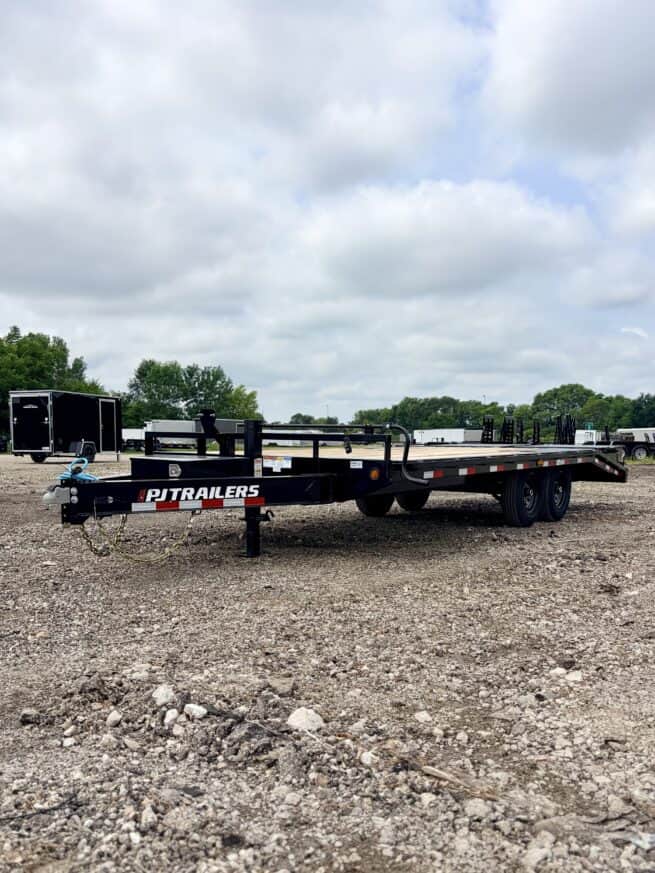 2027 PJ Trailers F8202 - Image 2