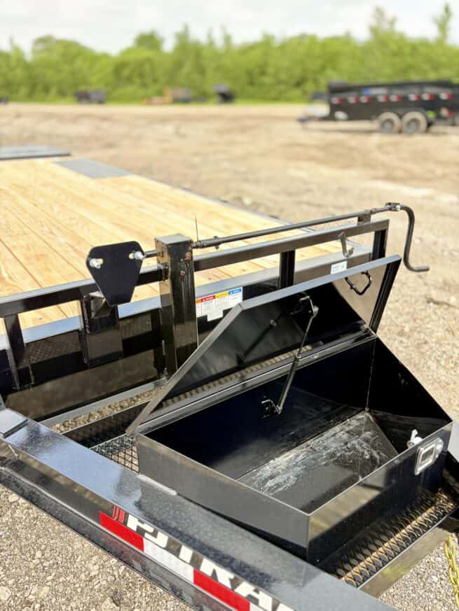 2027 PJ Trailers F8202 - Image 6