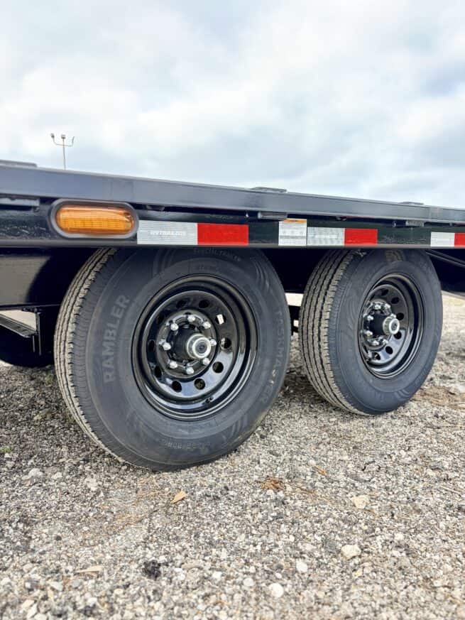 2027 PJ Trailers F8202 - Image 7