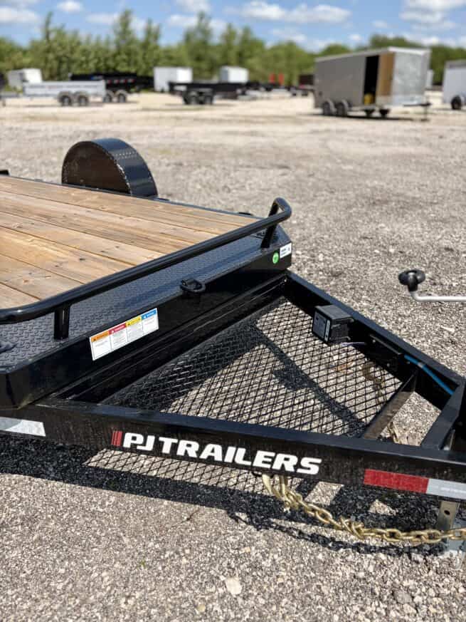 2027 PJ TRAILERS T1131 - Image 3